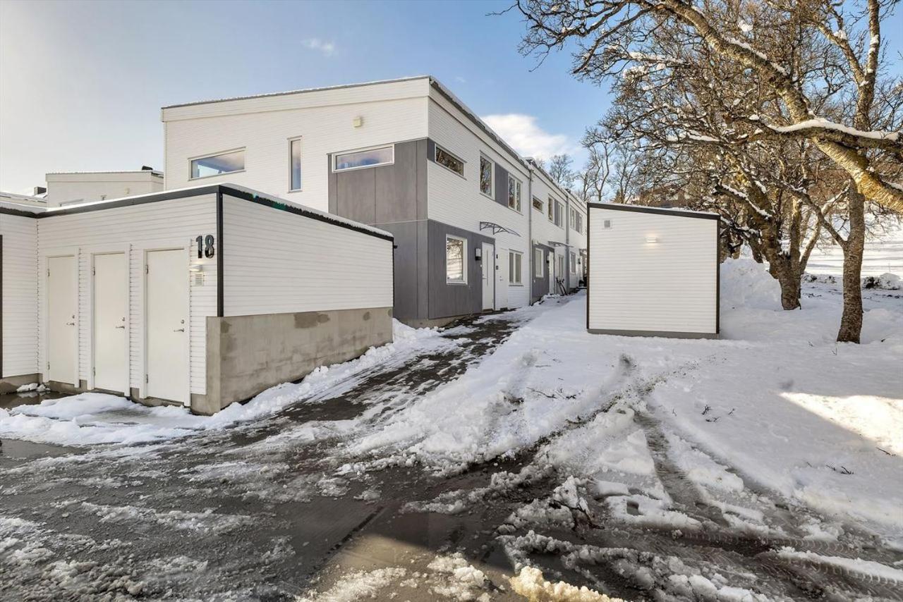 Kais Sauna, Jacuzzi, Cinema And Balcony House! Central Location Tromsø Exteriör bild